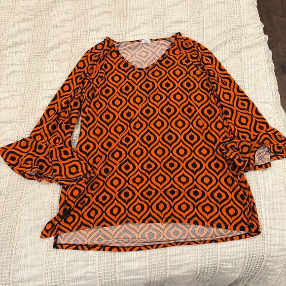 Mountain Mamas Tops - Mountain‎ Mamas Orange Black Patterned Tunic Top LG/XL V-Neck Flowy Sleeves GUC